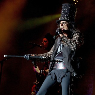 Alice Cooper in Alice Cooper Performing Live