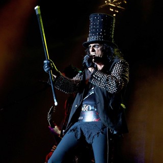 Alice Cooper in Alice Cooper Performing Live