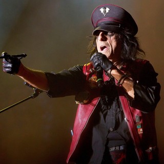 Alice Cooper in Alice Cooper Performing Live