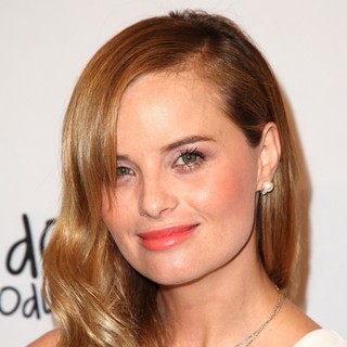 Alice Eve in L!fe Happens Premiere