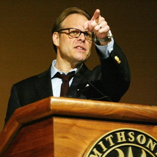 Alton Brown in A Panel Discuss Sea Food Tasting