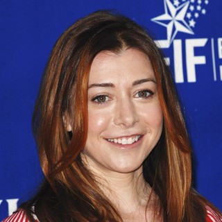 Alyson Hannigan in 18th Annual EIF Revlon Run Walk - Arrivals