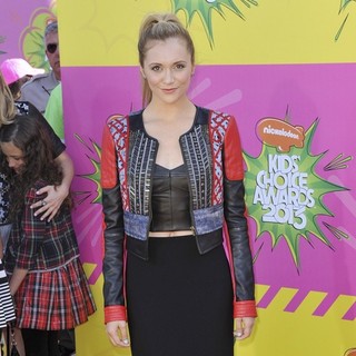 Alyson Stoner in Nickelodeon's 26th Annual Kids' Choice Awards - Arrivals - alyson-stoner-26th-annual-kids-choice-awards-03