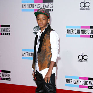 2010 American Music Awards - Arrivals