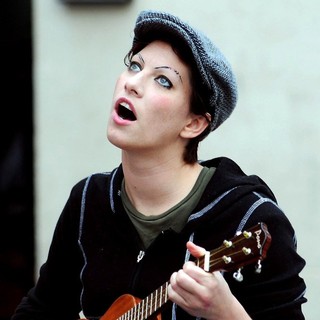 Amanda Palmer Plays An Intimate Outdoor Gig