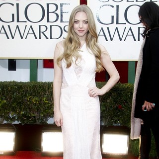 Amanda Seyfried in 70th Annual Golden Globe Awards - Arrivals - amanda-seyfried-70th-annual-golden-globe-awards-01
