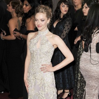 Amanda Seyfried in The 85th Annual Oscars - Red Carpet Arrivals