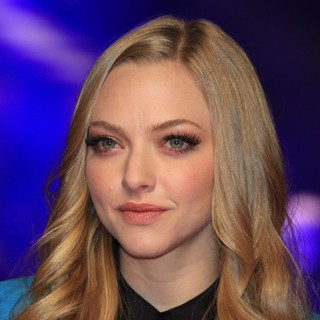 Amanda Seyfried in In Time UK Film Premiere - Arrivals