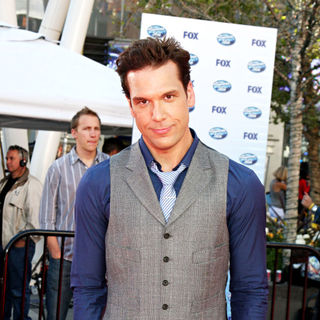 Dane Cook in The American Idol Season 9 Finale - Arrivals