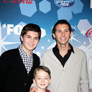 Matthew Levy, Benjamin Stockham, Justin Berfield in The American Idol Top 12 Party for Season 9