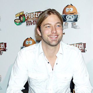 Casey James in A Press Conference After a Short Performance for The Launch of The 'American Idol - Live Tour 2010'