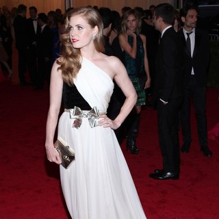 Amy Adams in Schiaparelli and Prada Impossible Conversations Costume Institute Gala