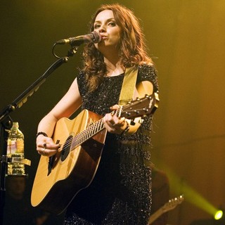 Amy MacDonald Performs Live