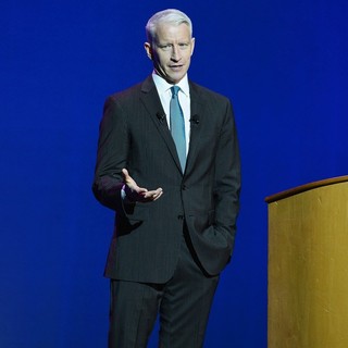 Anderson Cooper in Anderson Cooper Speaking at Hard Rock Live!