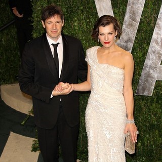 Paul W.S. Anderson, Milla Jovovich in 2012 Vanity Fair Oscar Party - Arrivals