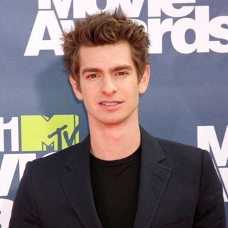 Andrew Garfield in 2011 MTV Movie Awards - Arrivals
