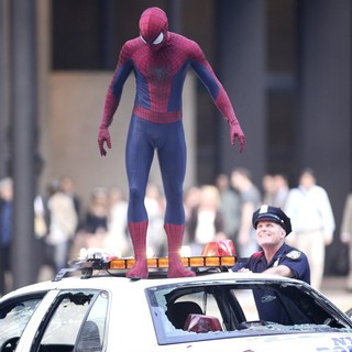 Scenes Are Filmed for The Amazing Spider-Man 2 on Location