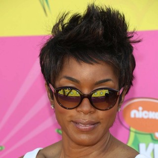 Angela Bassett in Nickelodeon's 26th Annual Kids' Choice Awards - Arrivals - angela-bassett-26th-annual-kids-choice-awards-01