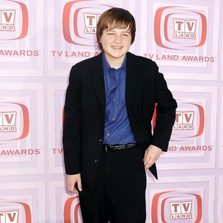 Angus T. Jones in 2009 TV Land Awards - Arrivals