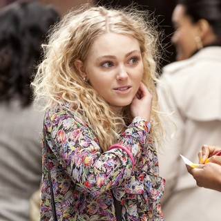 AnnaSophia Robb on The Set of The Carrie Diaries
