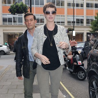 Anne Hathaway in Anne Hathaway Arriving at The BBC Radio 1 Studios