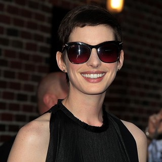 Anne Hathaway in The Late Show with David Letterman - Arrivals