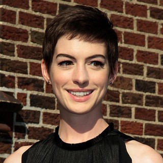 Anne Hathaway in The Late Show with David Letterman - Arrivals