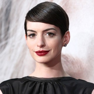 Anne Hathaway in Les Miserables New York Premiere - Arrivals