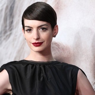 Anne Hathaway in Les Miserables New York Premiere - Arrivals