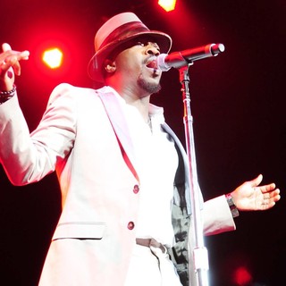 Anthony Hamilton in Anthony Hamilton Performs Live During The Budweiser Superfest