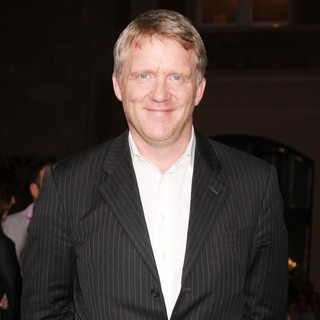 Anthony Michael Hall in Los Angeles Premiere of Due Date - anthony-michael-hall-premiere-due-date-01