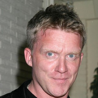 Anthony Michael Hall in T-Mobile Launch Their Limited Editon Sidekicks