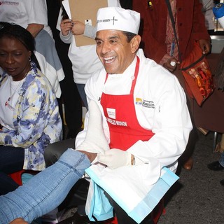 Antonio Villaraigosa in The Los Angeles Mission's Thanksgiving for Skid Row Homeless