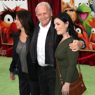 The Premiere of Walt Disney Pictures' The Muppets - Arrivals