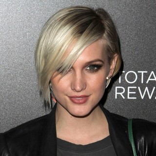 Ashlee Simpson in Escape to Total Rewards Los Angeles