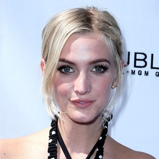 Ashlee Simpson Hosts Fiji Water Summer Soak Las Vegas - ashlee-simpson-hosts-fiji-water-summer-soak-04