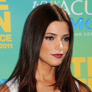 Ashley Greene in 2011 Teen Choice Awards