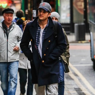Ashton Kutcher Spotted Out and About in Central London - ashton-kutcher-out-and-about-in-central-london-02