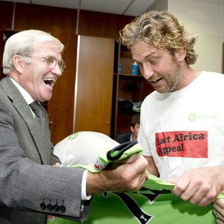 Bertie Auld, Gerard Butler in The John Kennedy Testimonial Match Between Celtic and Manchester United