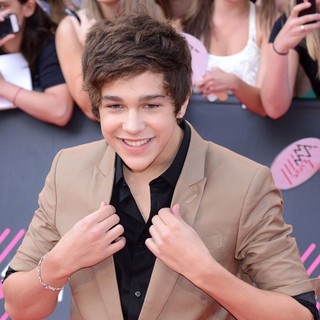 Austin Mahone in 2013 MuchMusic Video Awards - Arrivals - austin-mahone-2013-muchmusic-video-awards-02