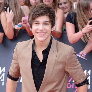 Austin Mahone in 2013 MuchMusic Video Awards - Arrivals - austin-mahone-2013-muchmusic-video-awards-03