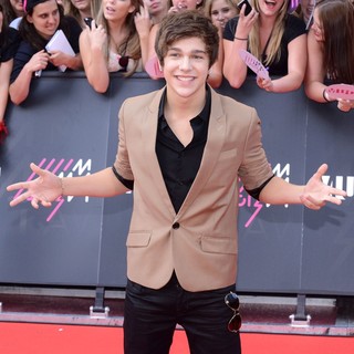 Austin Mahone in 2013 MuchMusic Video Awards - Arrivals - austin-mahone-2013-muchmusic-video-awards-04