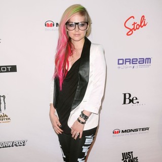 Avril Lavigne in Mercedes-Benz New York Fashion Week Spring-Summer 2013 - Abbey Dawn - Arrivals - avril-lavigne-mercedes-benz-new-york-fashion-week-spring-summer-2013-15