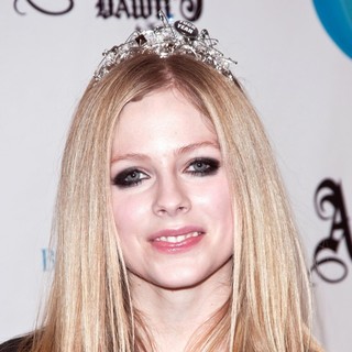Avril Lavigne in New York Mercedes-Benz Fashion Week Spring 2012 - Abbey Dawn - Backstage