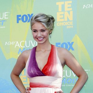 Ayla Kell in 2011 Teen Choice Awards - ayla-kell-2011-teen-choice-awards-02