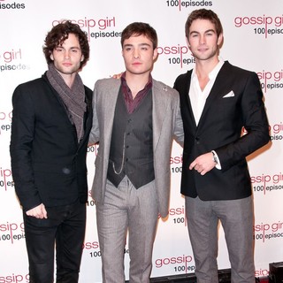 Penn Badgley, Ed Westwick, Chace Crawford in Gossip Girl Celebrates 100 Episodes