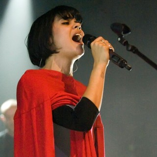 Bat for Lashes Performs Live