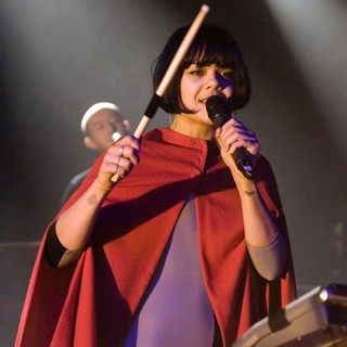 Bat for Lashes Performs Live - bat-for-lashes-performs-live-07
