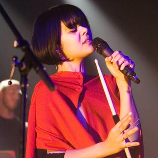 Bat for Lashes Performs Live