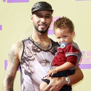 Swizz Beatz, Egypt Dean in 2012 MTV Video Music Awards - Arrivals